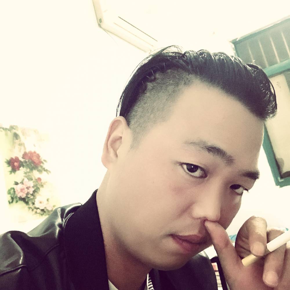 蓝飞翔的照片