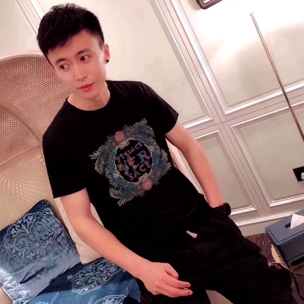 英勇迎黛儿的照片