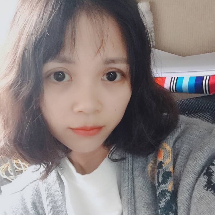 愤怒吃醋花瓣的照片