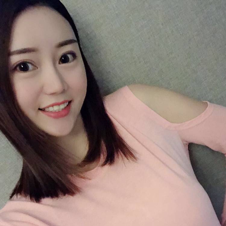 爱撒娇等待河马的照片
