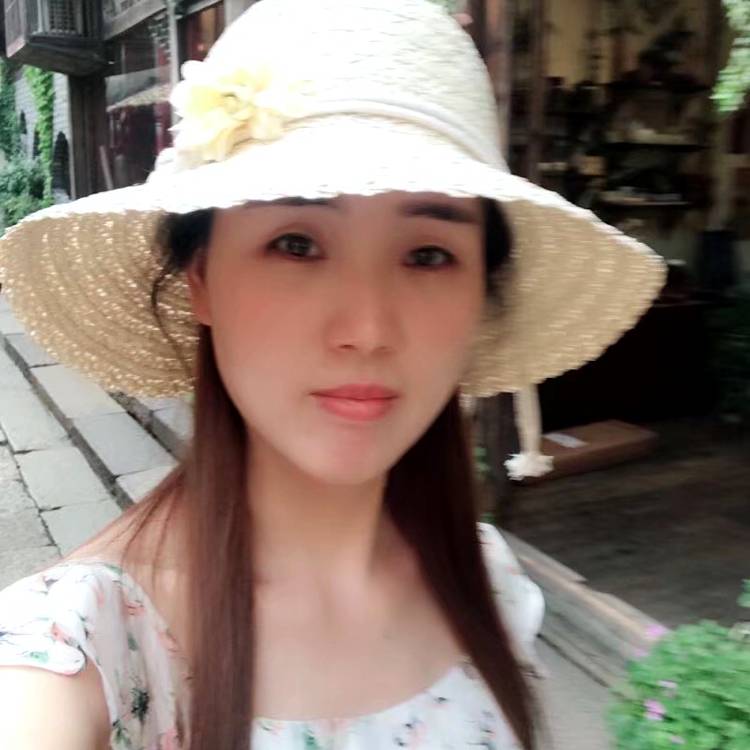 倾城一笑,馨馨的照片