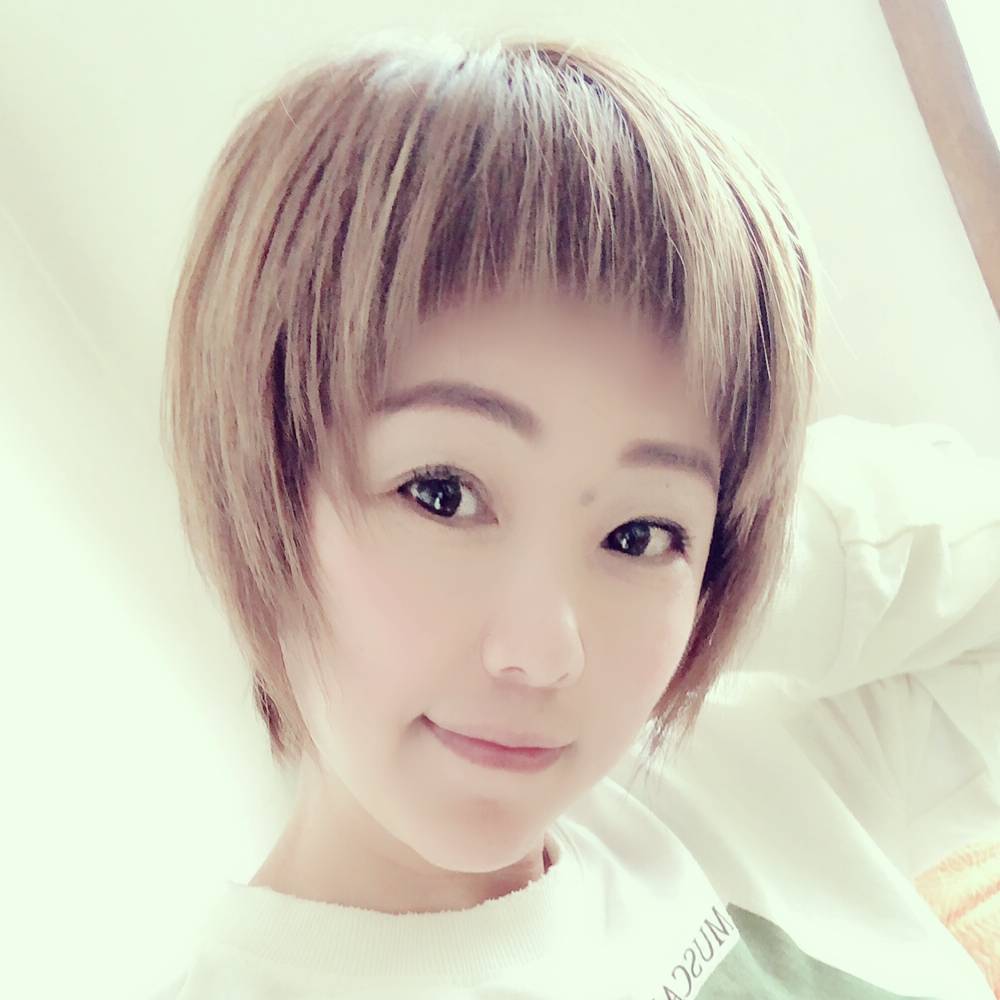 翩飞踢金毛的照片