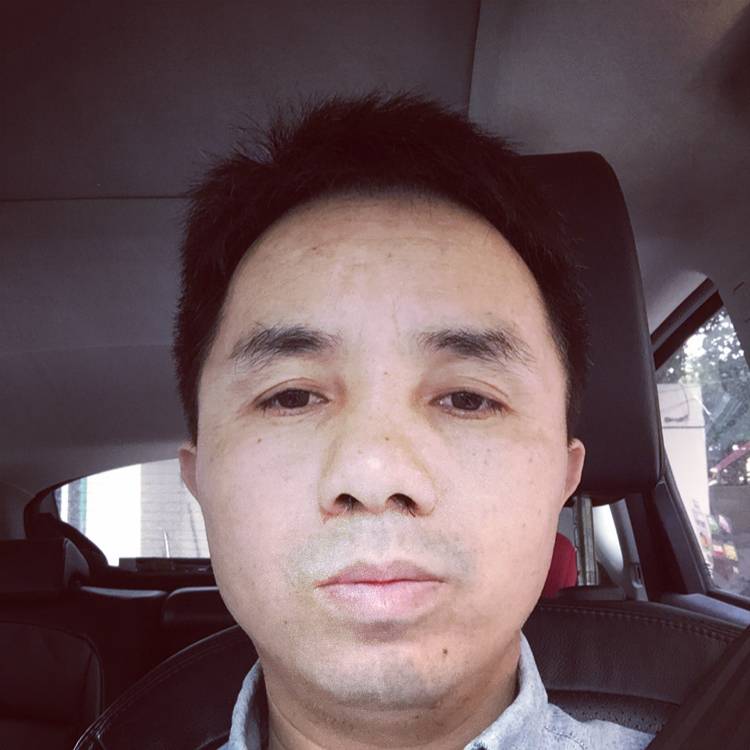 沉静挽手山岚的照片