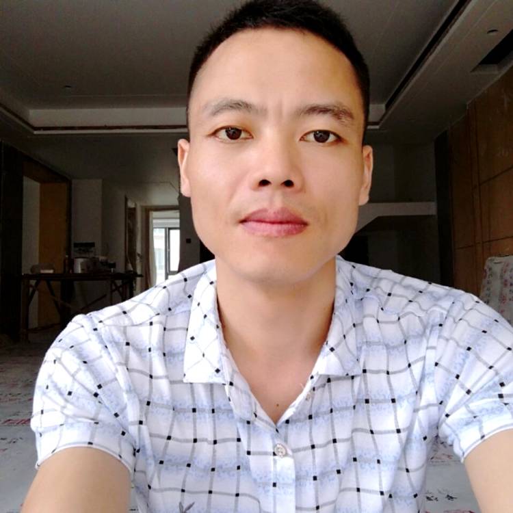 青栀那无垠的照片