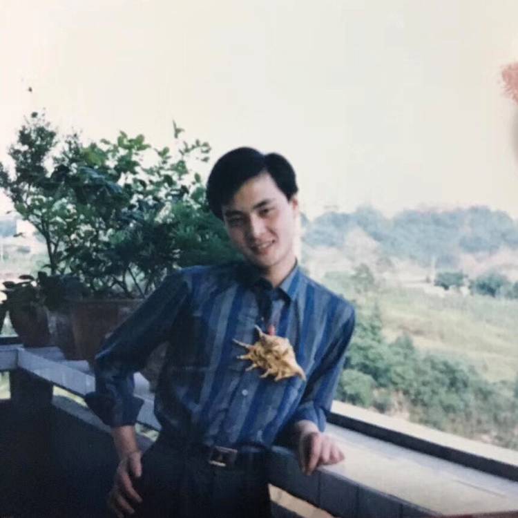 钟钟钟钟的照片