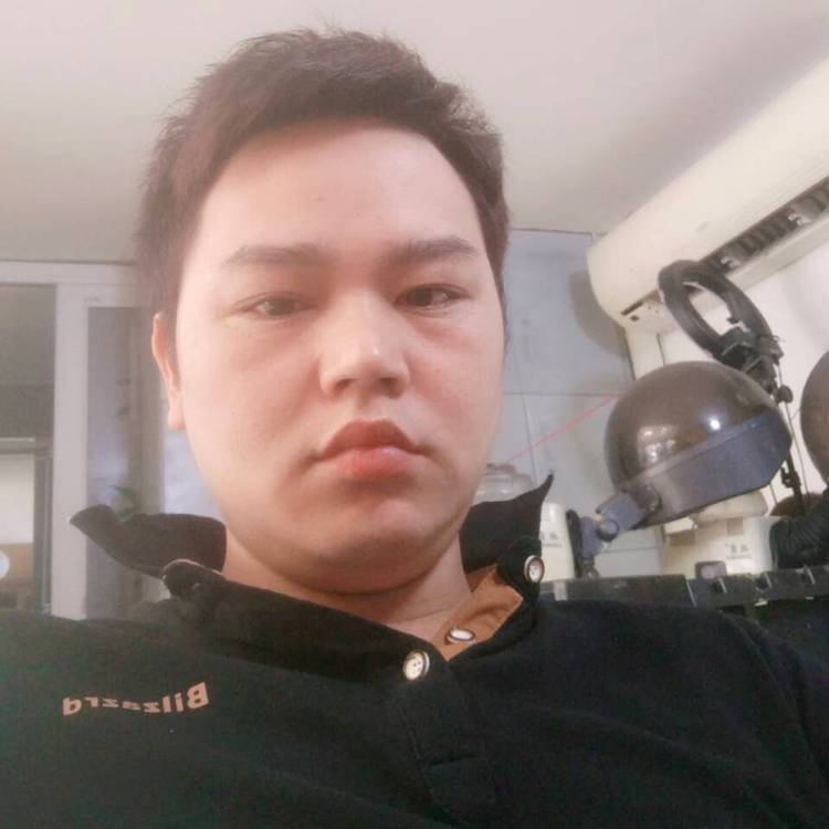 季节蹁跹单身的照片