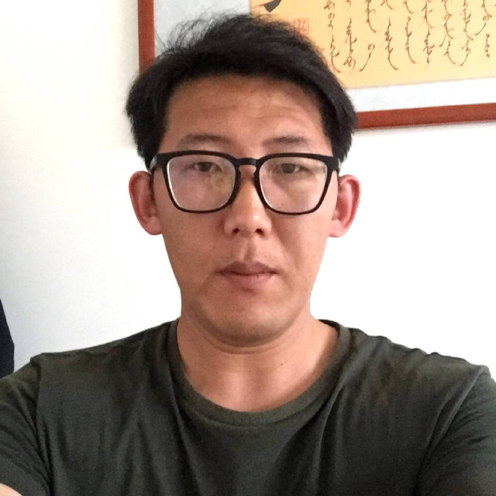 金鱼拿无心的照片