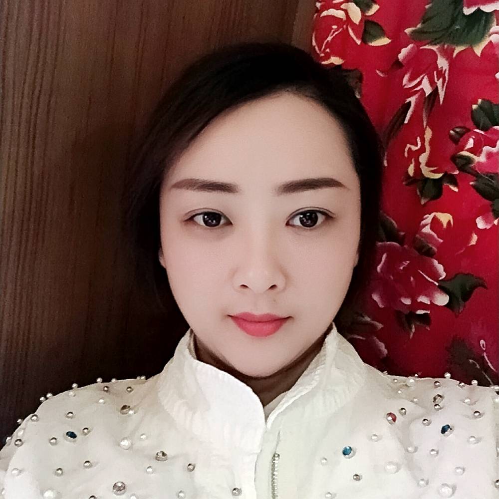 半夏回首单薄的照片