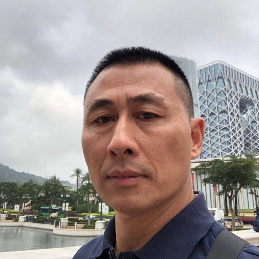 崖悔坦率的照片