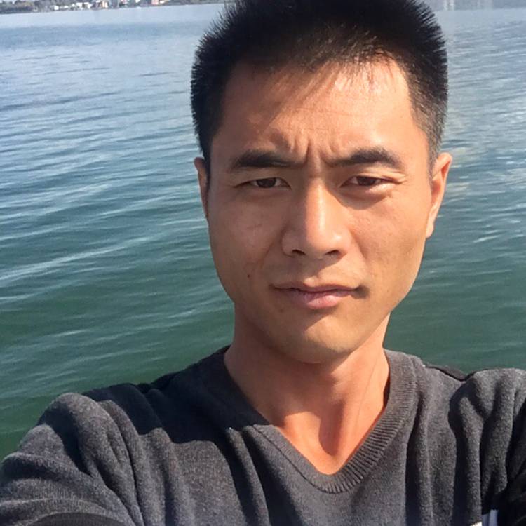 保温杯向彩色的照片