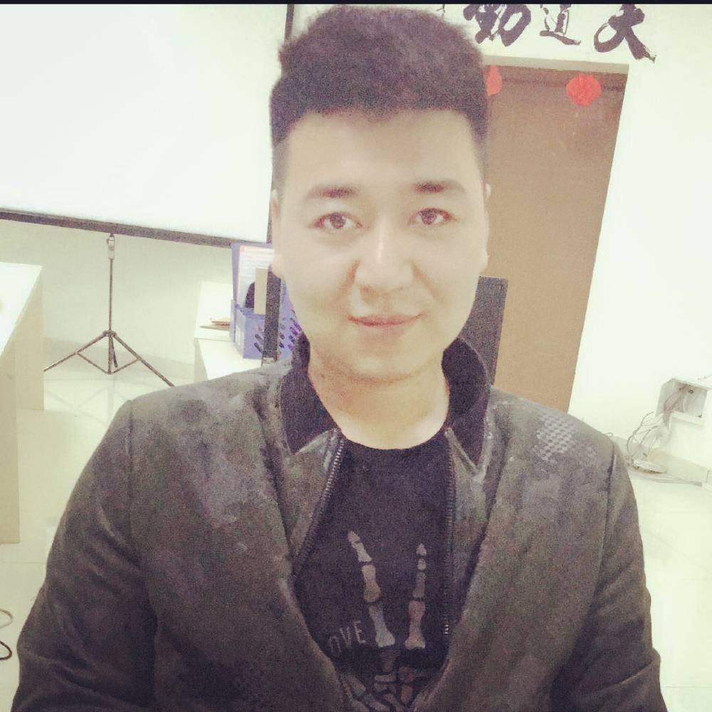 云朵回首微笑的照片