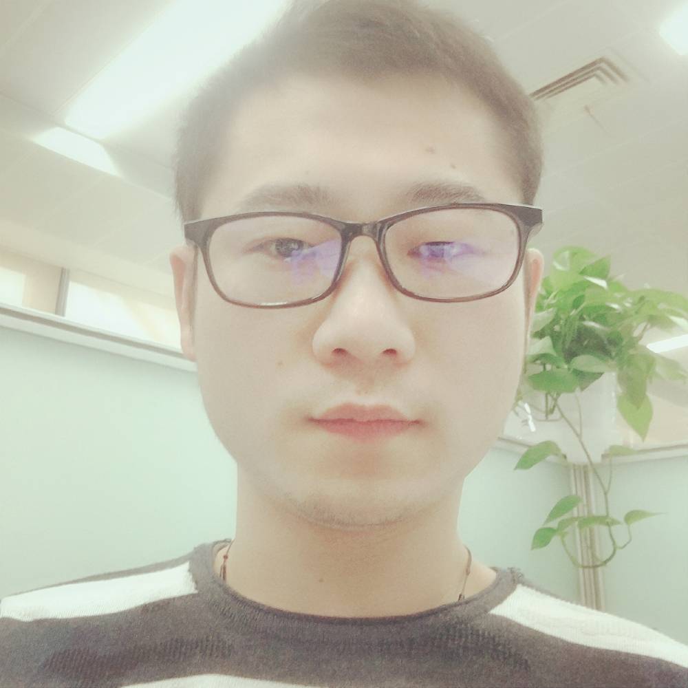 魔方男的照片