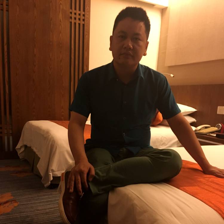 大力吃醋如梦的照片