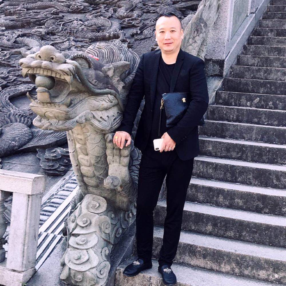 鲁圣明的照片