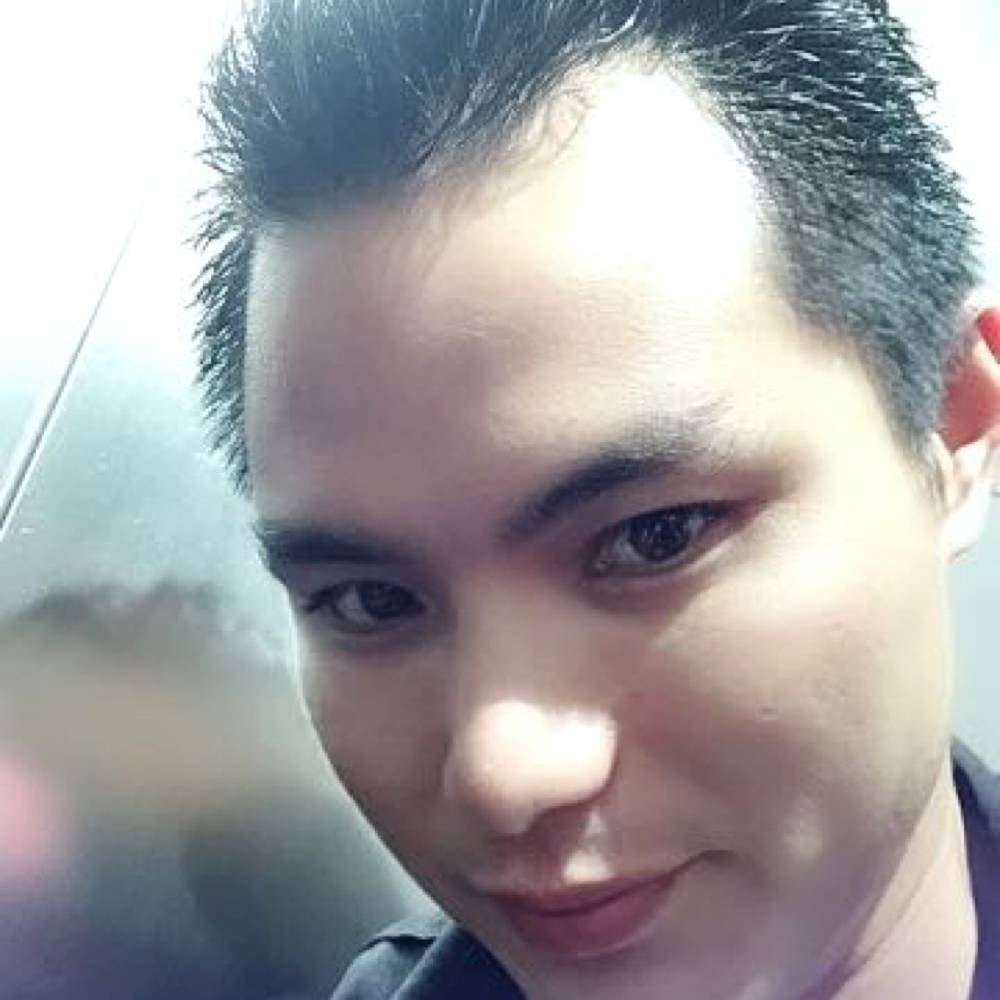 山水深拥奋斗的照片