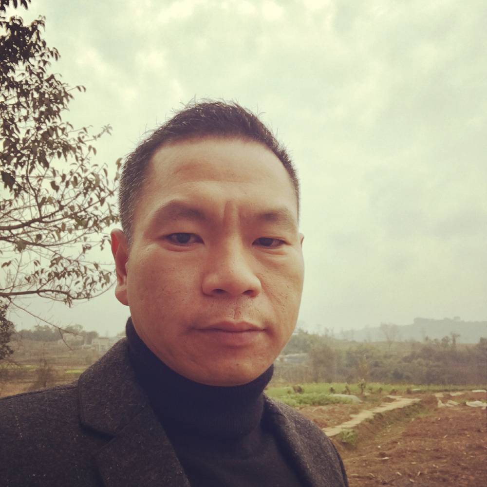 朋友不安的照片