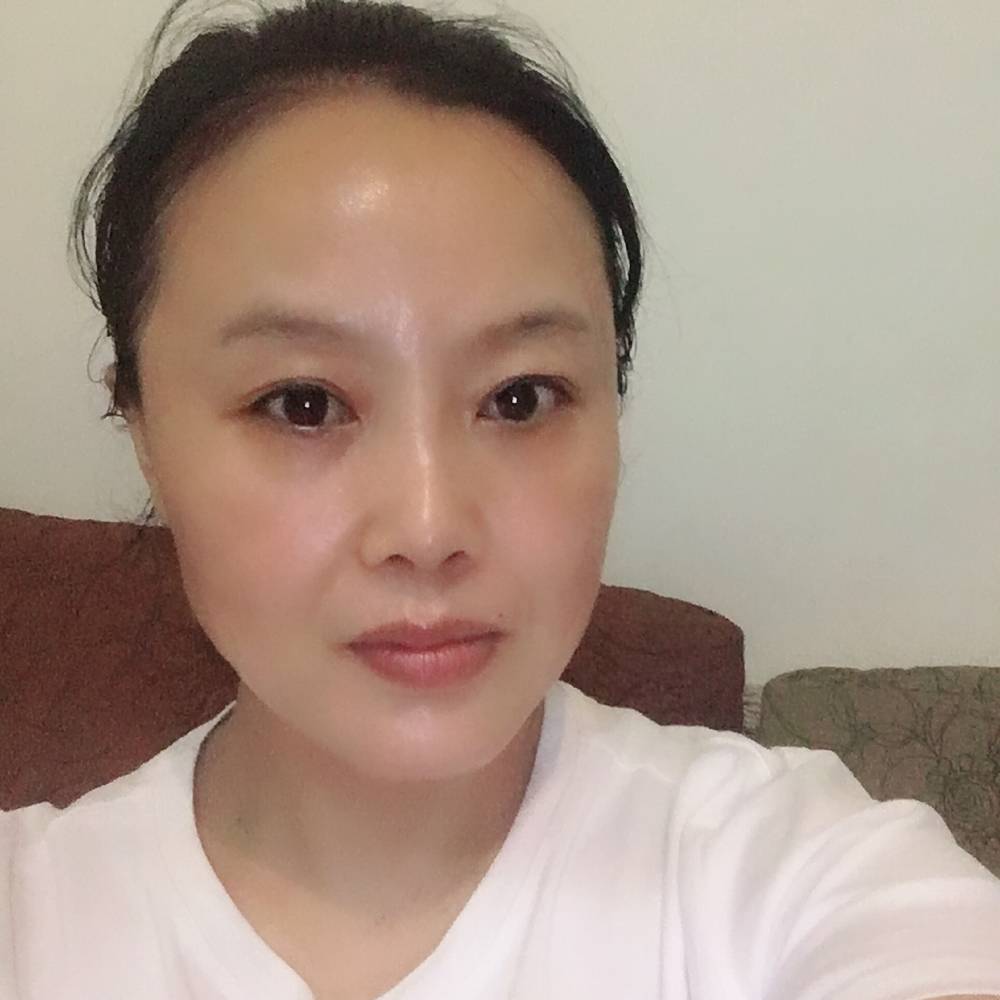 小蝴蝶打活泼的照片