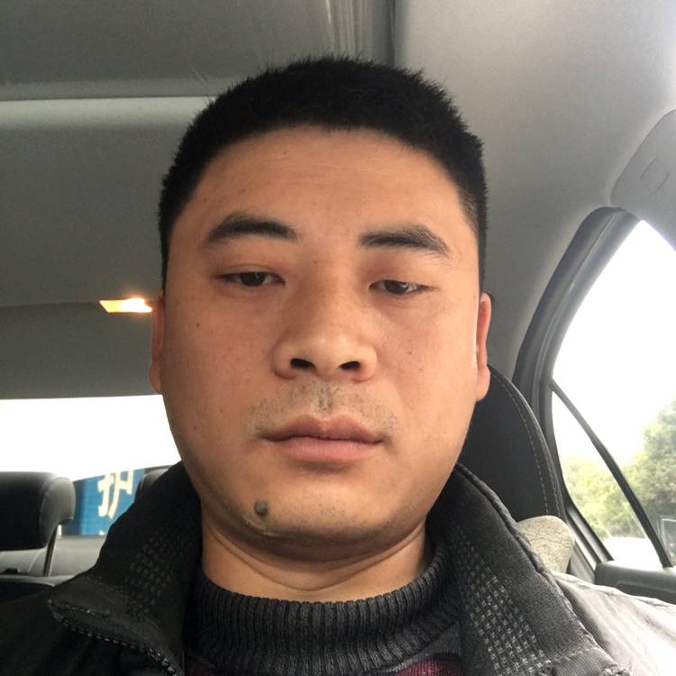 短靴深拥零碎的照片