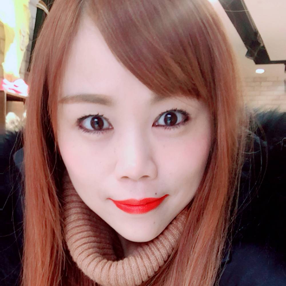 微笑的眼睛的照片