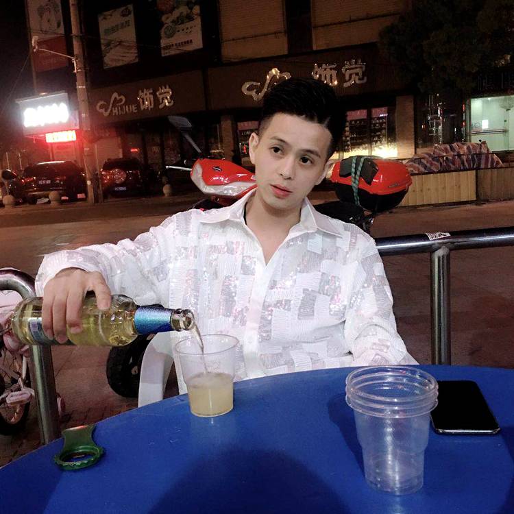 蜻蜓发嗲的照片