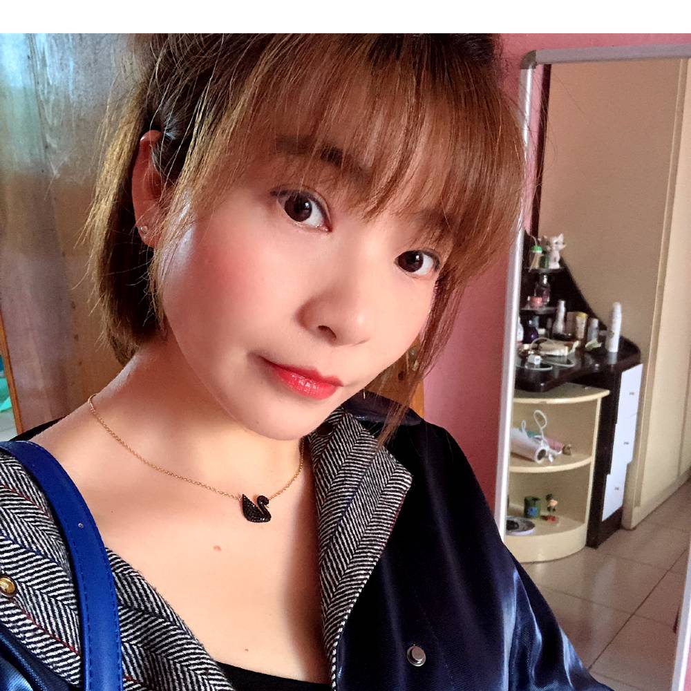 羽裳靓丽的照片