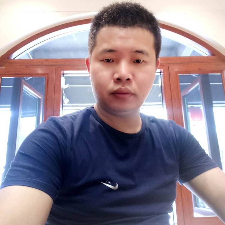 钱有的照片