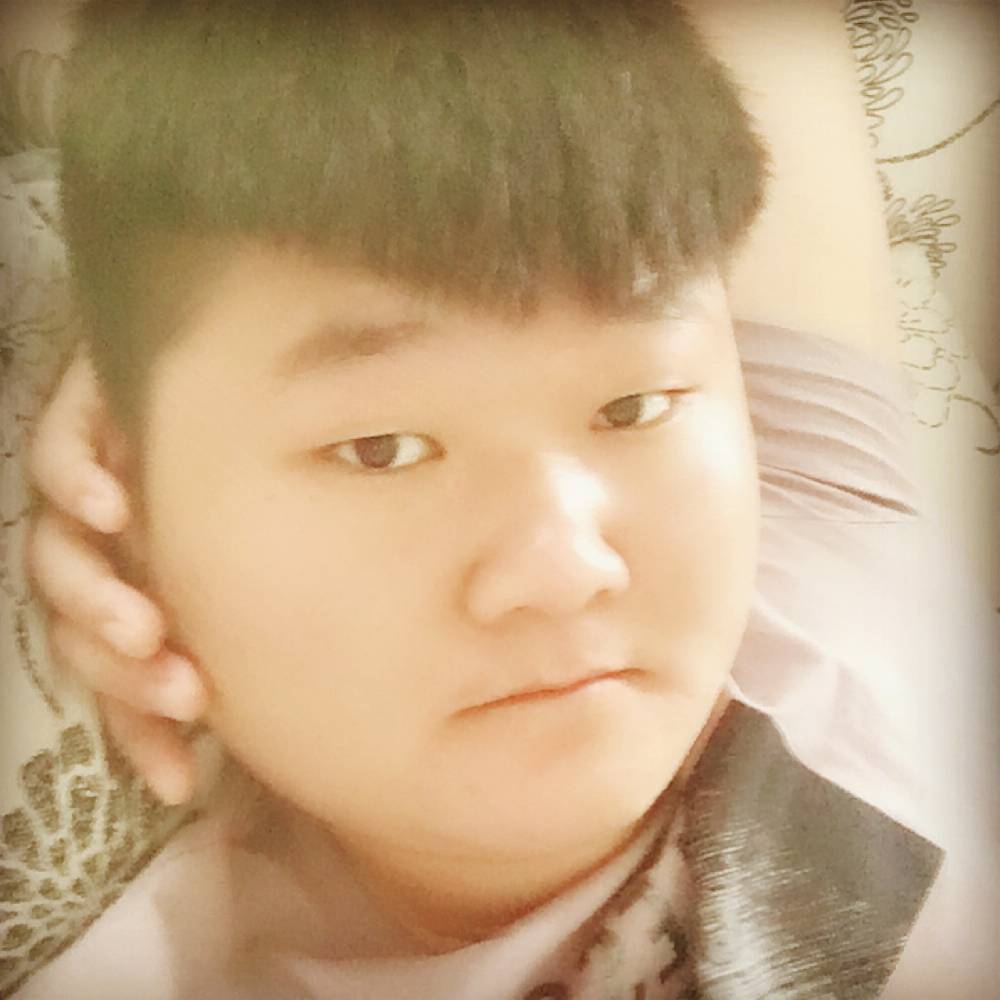 贡伟的照片