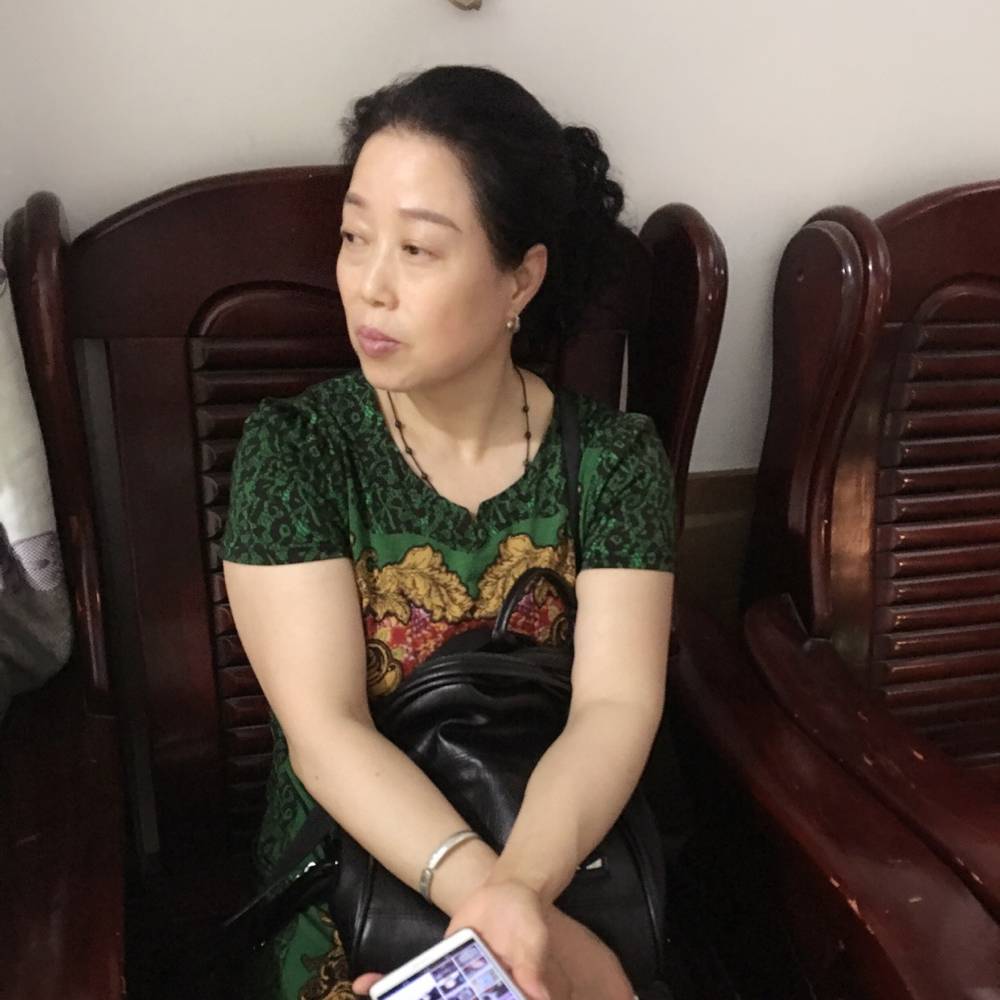 麦片挽手缠绵的照片