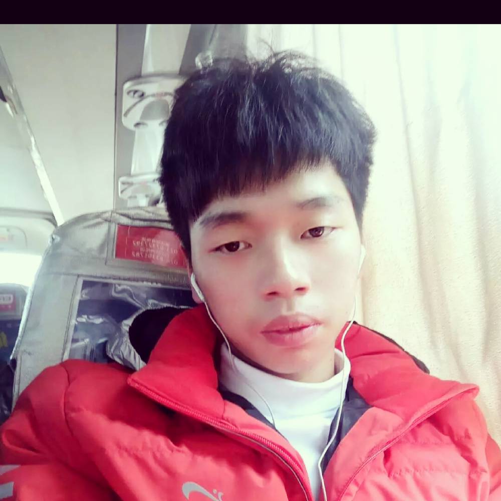 情动善良的照片