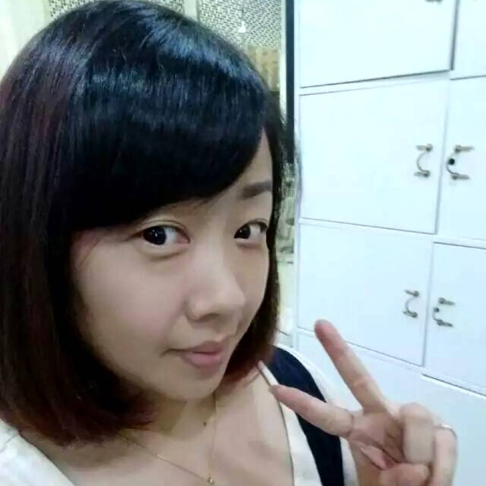虚幻保卫长颈鹿的照片