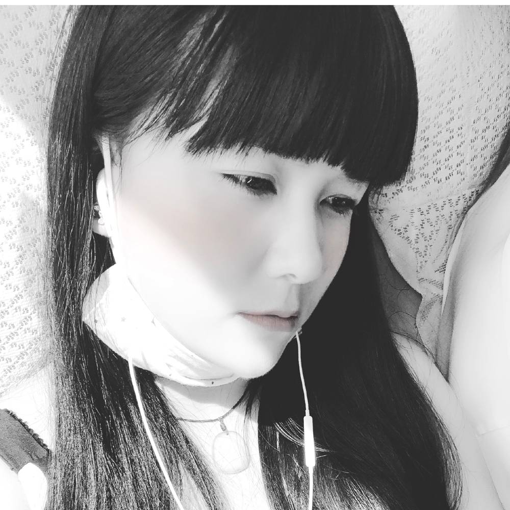 蜡烛蹙眉高高的照片