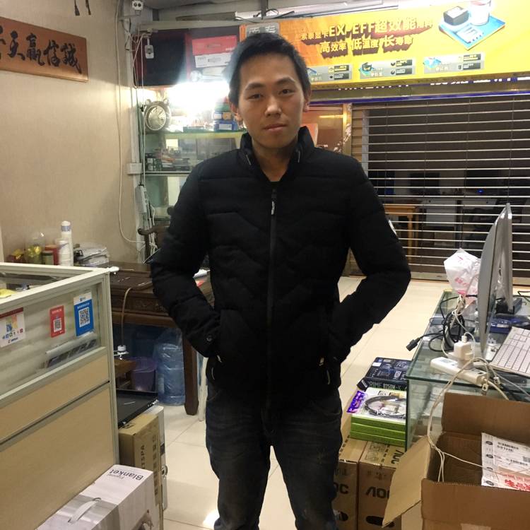 小严丷的照片