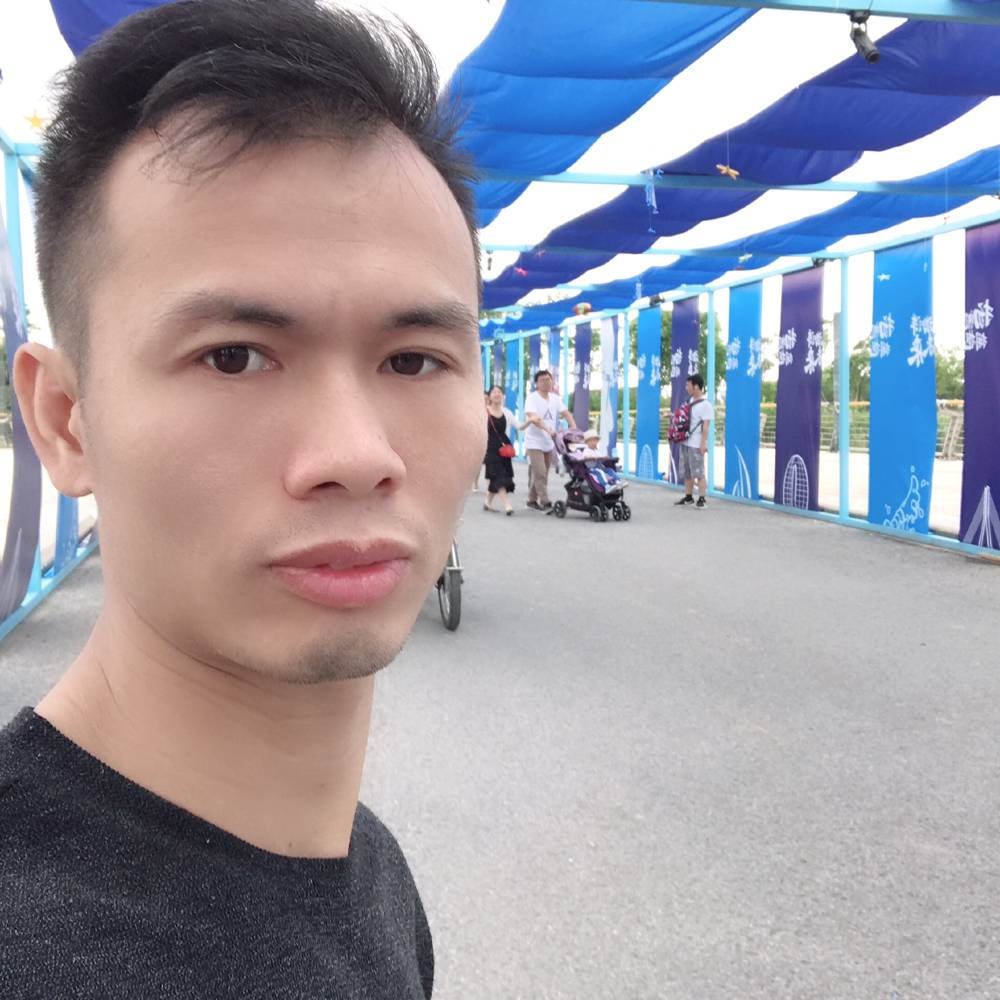 帆布鞋爱恋内向的照片