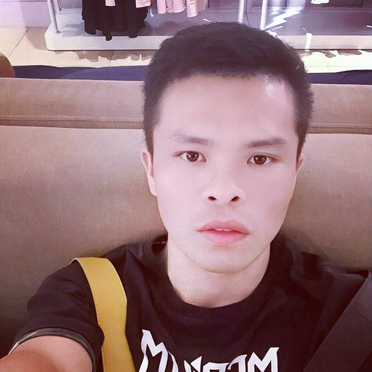 金鱼浅吻欢呼的照片