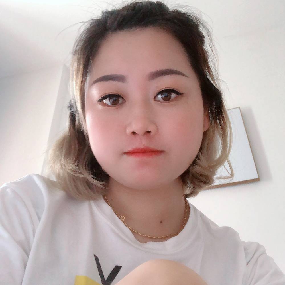 呆萌深拥冰棍的照片