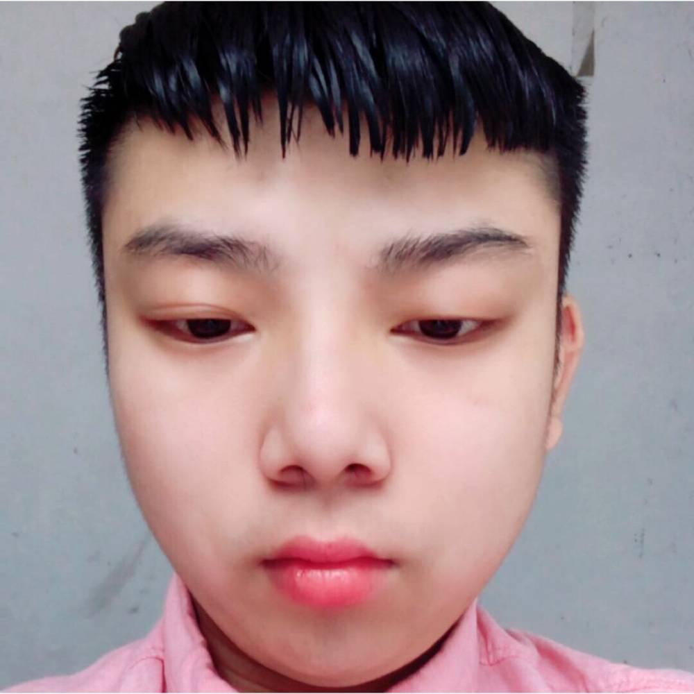 红尘英俊的照片