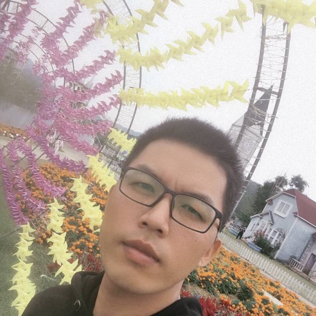 锦明，的照片