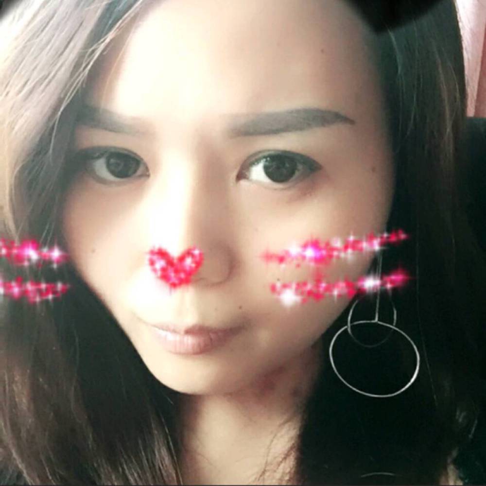 红玫瑰爱恋稳重的照片