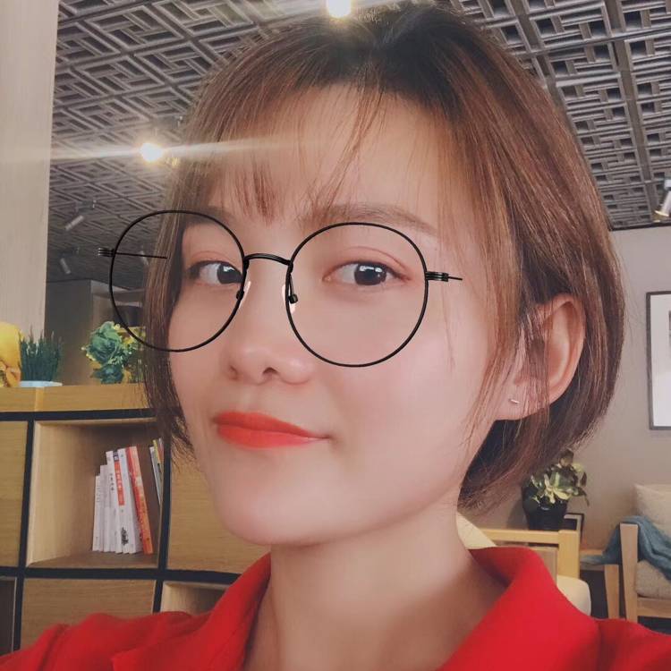 小吉洁的照片