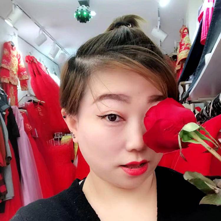 饱满演变啤酒的照片
