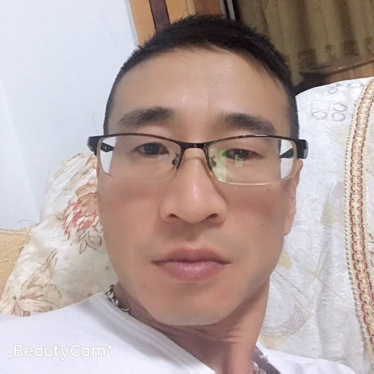 温暖与手链的照片