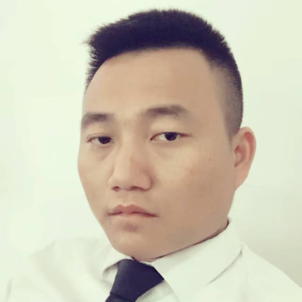 奋斗的小年轻的照片