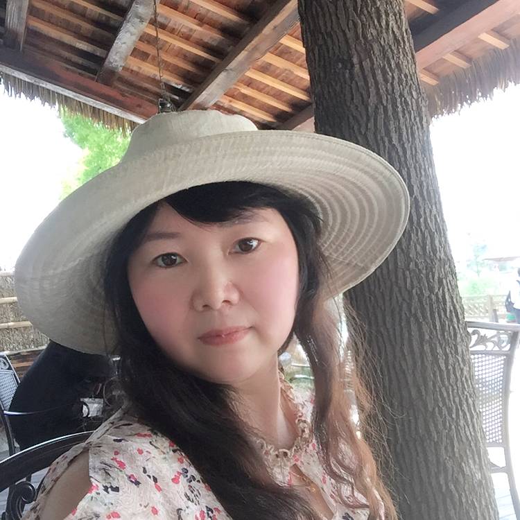 朴实的锦瑟的照片