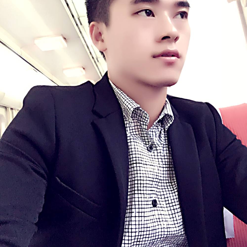 四块五的小哥哥的照片