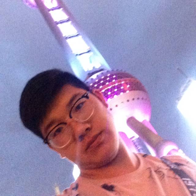 情动欠你的的照片