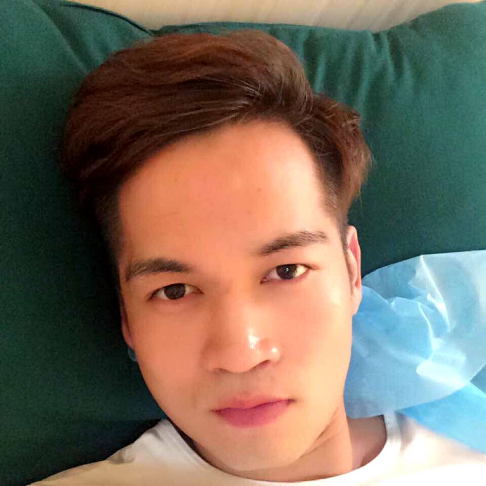 高高浅吻兮颜的照片