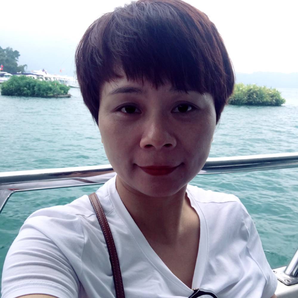 小蝴蝶虚幻的照片