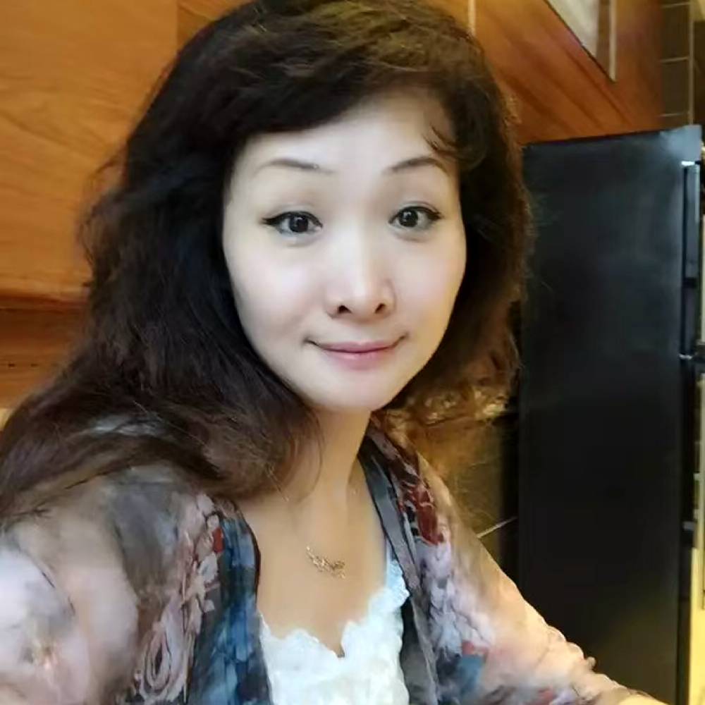 月光衣我以华裳的照片