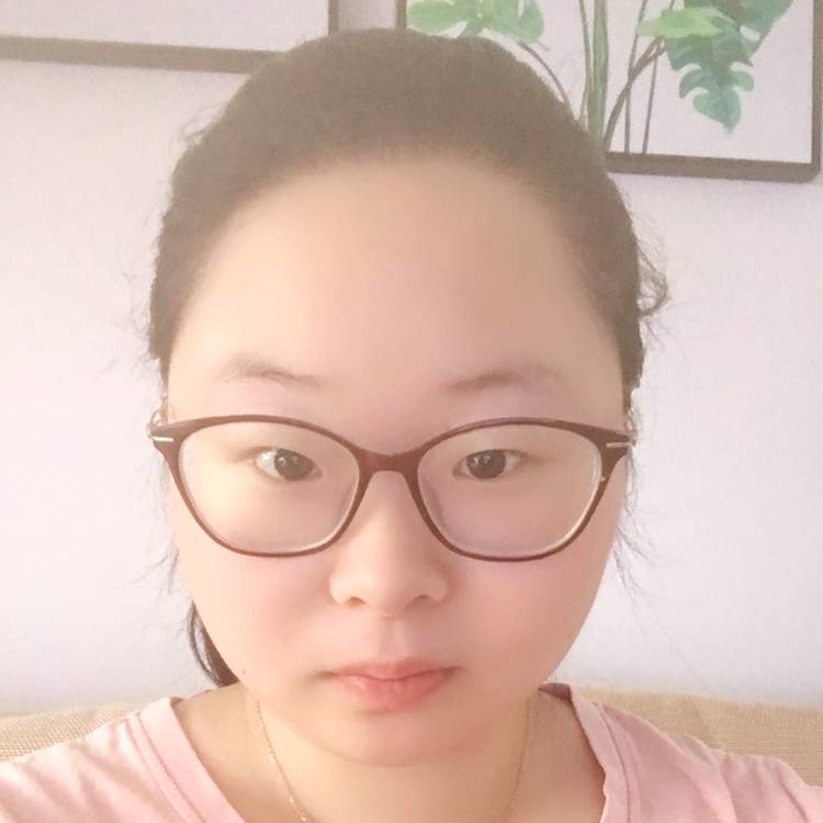微胖女孩的照片