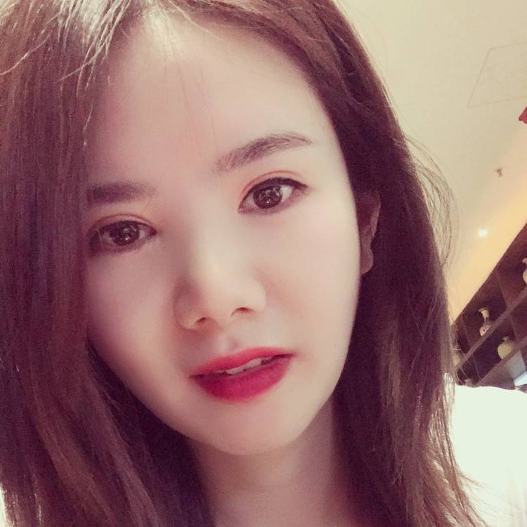 年轻就指甲油的照片